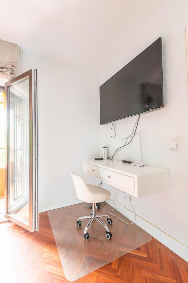 Bonita Habitacion Con Balcon Villaviciosa de Odón エクステリア 写真